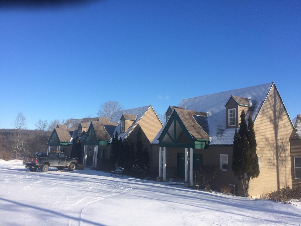 Spruce Hill Inn & Cottages Mansfield Exterior foto